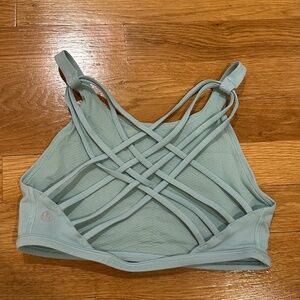 Lululemon wild and free sports bra size 6